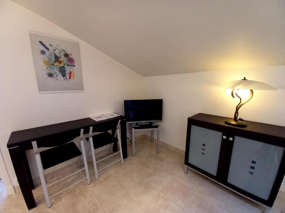 La Fontaine Apartment Кан Екстериор снимка